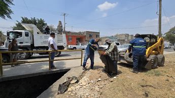 Trabajadores de Gobierno de Tlaquepaque hacen limpieza en 28 cauces| Gobierno de Tlaquepaque