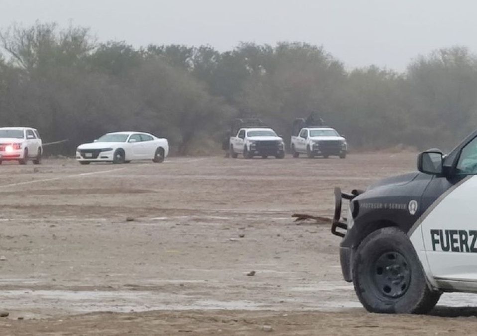 Reanudan búsqueda de cuerpos en baldío en Escobedo