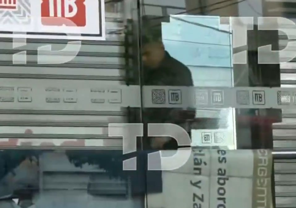 El hombre se habría desvanecido dentro de una de las unidades de la Línea 5 del Metrobús. | Telediario