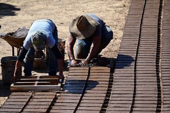 Durante las fechas decembrinas, municipios de Jalisco lanzan apoyos económicos para productores ladrilleros . | Asistencia Social de Jalisco