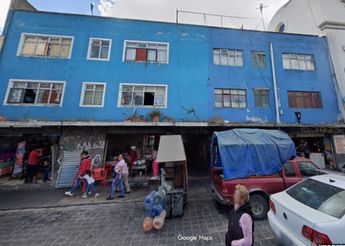 El deterioro del inmueble ubicado sobre la 12 Poniente es evidente desde la fachada del edificio / Cortesía Google Maps