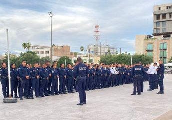 En Plaza Mayor ya se alistan decenas de policías municipales con presencia de Bomberos, Protección Civil y ambulancias privadas con motivo del eclipse