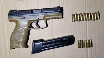 Pareja es sorprendida con arma de fuego.| Especial