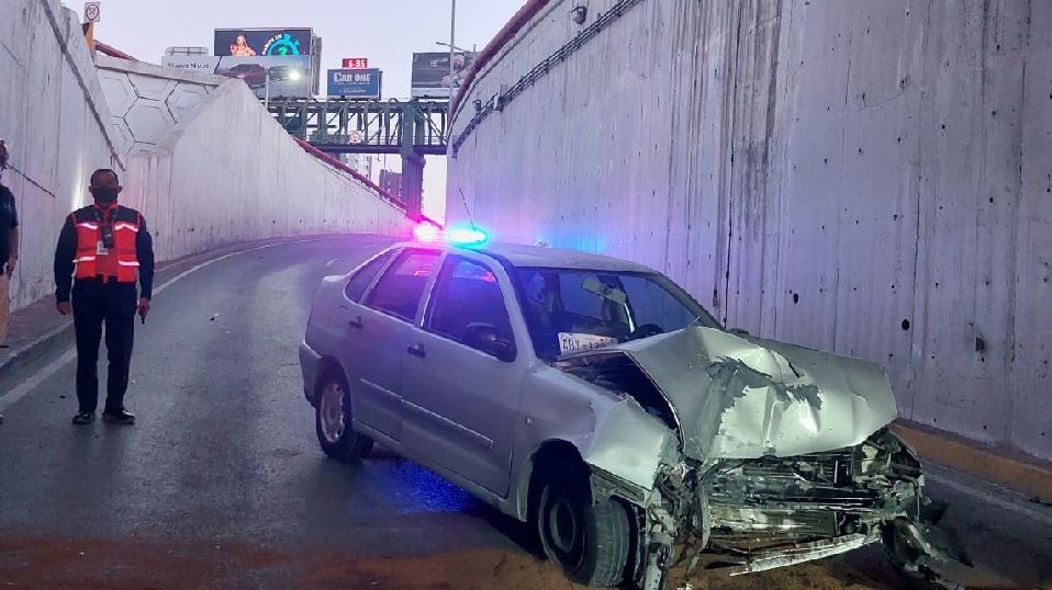Accidente en avenida Constitución en Monterrey. / Leyda Estrada