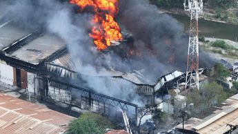 El incendio en Escobedo no ha sido controlado. | Omar Benavides