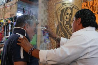 Los rituales incluyen peticiones contra enemigos, atrayente de pareja, de protección, de separación, entre otros / Agencia Cuartoscuro