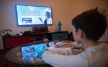 Los niños volverán a la rutina escolar por medio de clases virtuales / Agencia EFE