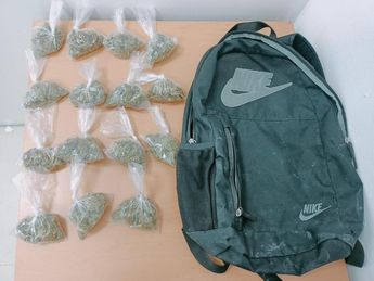 Dosis de mariguana decomisadas a la detenida. | Cortesía