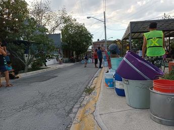 Tienen 3 días sin agua en colonia San Bernabé; siguen esperando pipa