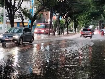 El agua cubrió por completo algunas vialidades importantes en la ciudad. | Foto: Comisaría de Zapopan