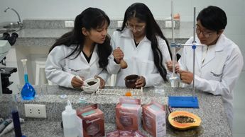 El anticonceptivo fue desarrollado en la Universidad Privada Franz Tamayo de El Alto, Bolivia | Luis Gandarillas