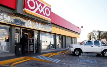 En Edomex, hombre toma de rehenes a empleados de un Oxxo; presuntamente quería quitarse la vida