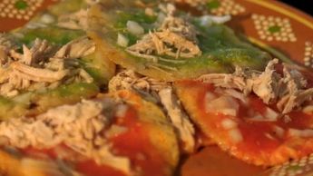Las chalupas son un antojito mexicano nacido en Puebla / Andrés Lobato