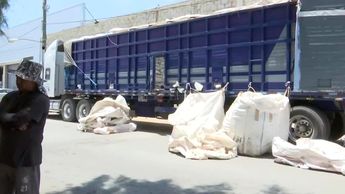 Adulto mayor muere mientras trabajaba descargando un tráiler en Torreón