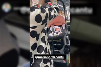 Mariana con Mariel en plaza comercial | Especial