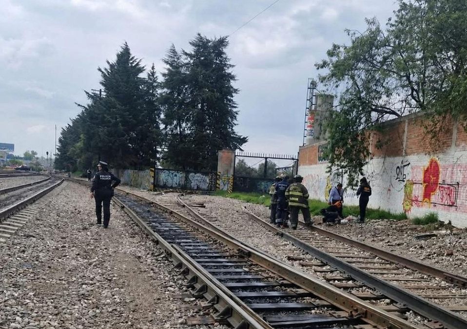 Localizan feto en vías del tren de Toluca. / Mario C. Rodríguez
