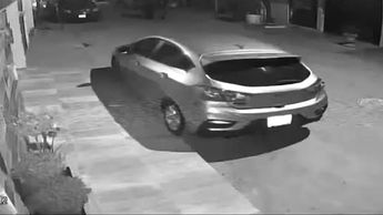Torreón: Revelan video de ataque a auto de abogado