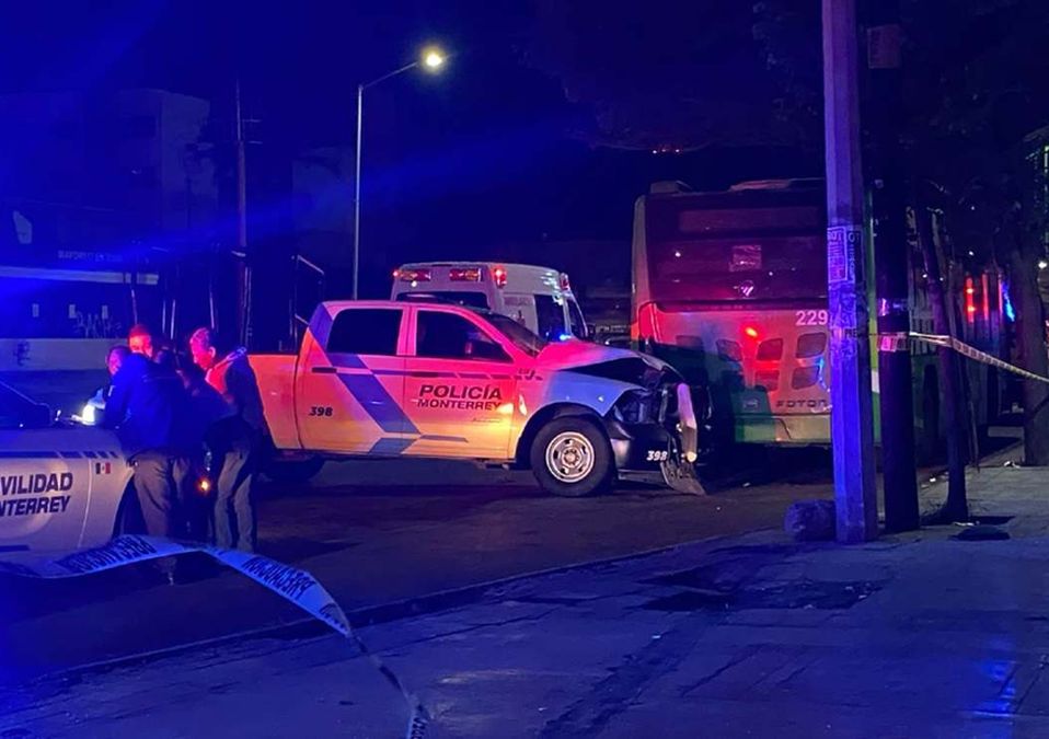 Choque de ruta urbana con patrulla. | Miranda Arias