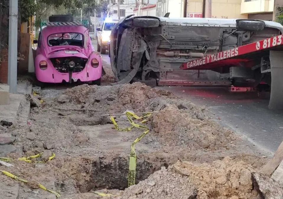 Obra inconclusa de AyD provoca volcadura en la colonia Obrera