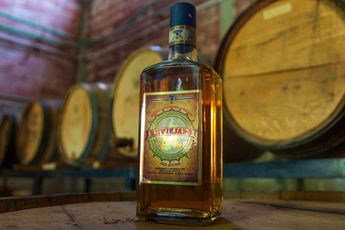 Botella de whiskey hecho en Puebla | Andrés Lobato