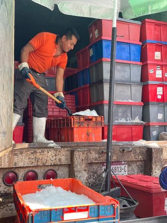 Venta de hielo aumenta en Puebla por ola de calor / Abril Azul Hernández