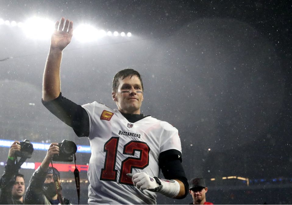 Tom Brady, histórico mariscal de campo de la NFL / AFP