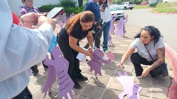 Las manifestantes denunciaron que muchas víctimas indirectas desconocen sus derechos y deben gestionar por cuenta propia. | Maru Alvarado