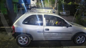 Vecinos reportaron la presencia sospechosa del auto en la colonia Alborada Jaltenco.