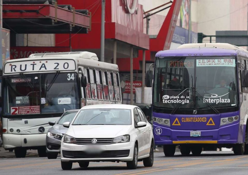 Una de las usuarias del transporte público en Nuevo León manifestó su sorpresa por el aumento de la tarifa sin aviso. | Archivo