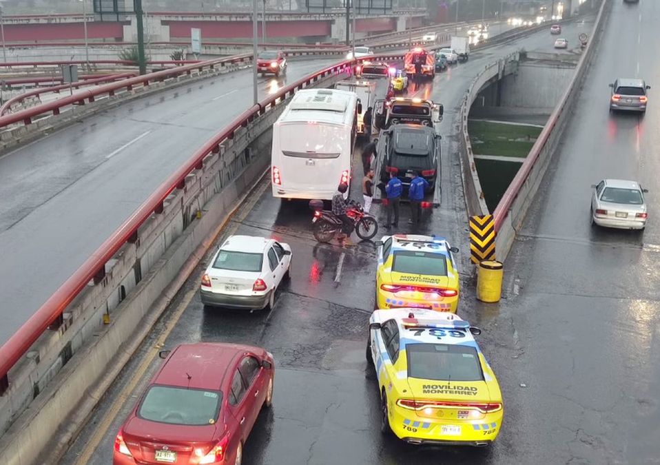 Carambola trastoca vialidad en la avenida Gonzalitos en Monterrey. | Agustín Martínez
