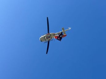 Un helicóptero de Protección Civil de Nuevo León ayudó en el rescate del cuerpo. | Cortesía