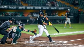 Danny Ortiz, Estamy Ureña, Samar Leyva y Michael de la Cruz, cada uno con jonrón, encabezaron la ofensiva de Pericos | Agencia Es Imagen