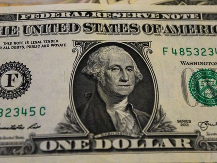 El valor del peso mexicano frente al dólar varía diariamente | Cuartoscuro
