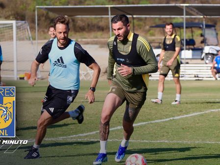 Gignac fue parte del último duelo de pretemporada con el plantel y el cuerpo técnico / @TigresOficial