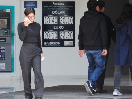 El peso mexicano tiene variaciones en su precio frente al dólar de lunes a viernes | Cuartoscuro