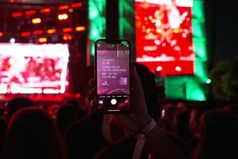 Con infrarrojo, Heineken presentó su nuevo celular