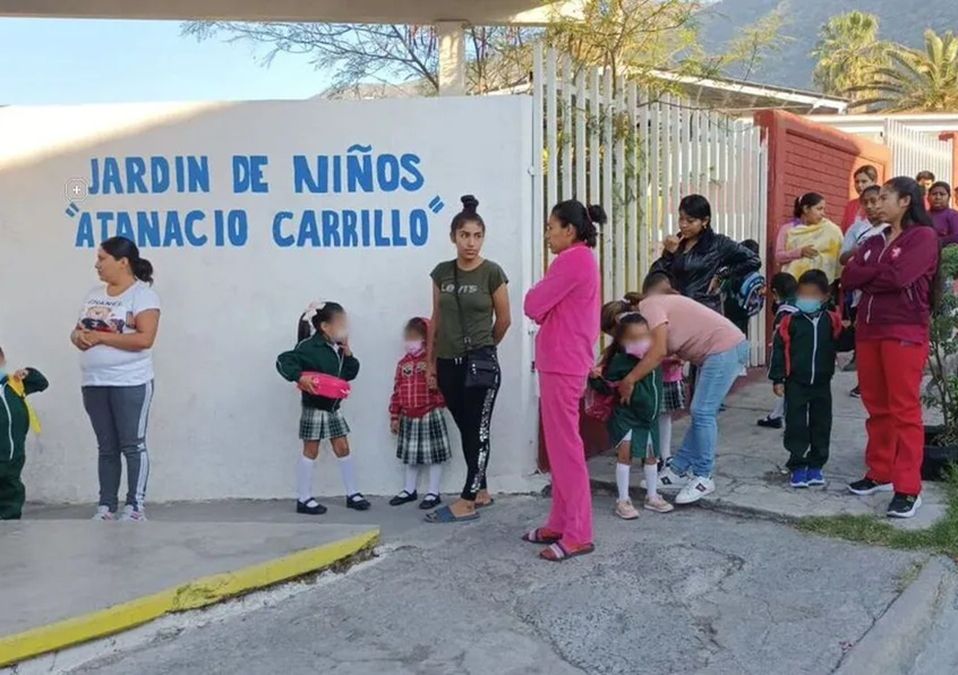 Padece kinder falta de energía eléctrica, agua y constantes robos en Monterrey