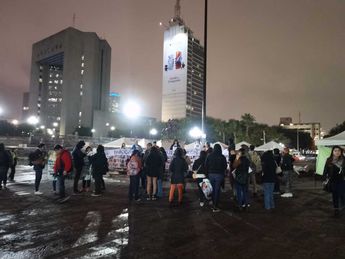 Regresan a Explanada de los Héroes / Alexandra Amao