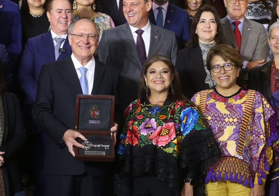 "Simboliza que nuestra capital es el corazón político y social del país", dijo Clara Brugada en la entrega de las Llaves de CdMx / Araceli López