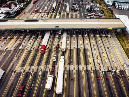 En la autopista México-Querétaro, el transporte de carga es el más afectado.