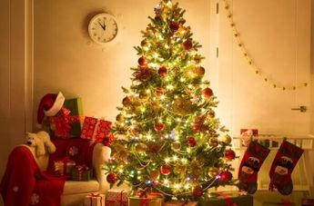 El riesgo de incendios domésticos se incrementa significativamente con la colocación de series de luces, árboles de Navidad y otros elementos.
