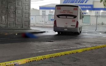 Una mujer murió tras ser atropellada sobre la avenida Miguel Alemán. | Agustín Martínez