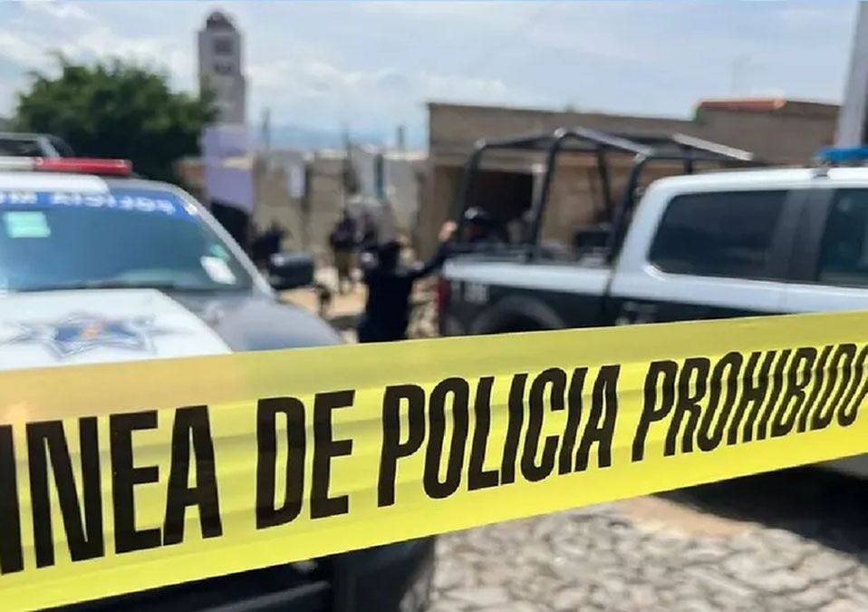 Localizan un cuerpo putrefacto en la vía pública en Juárez, NL