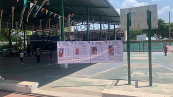 Autoridades colocaron lonas con la impresión de las fichas de búsqueda de las personas desaparecidas. | Especial