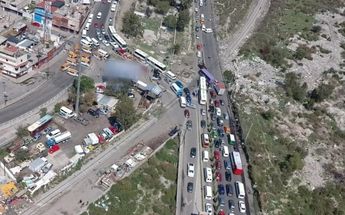 Transportistas bloquean avenidas del Valle de México / Especial