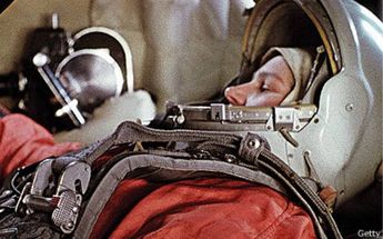Valentina Tereshkova fue elegida para el programa espacial soviético por sus habilidades en el paracaidísmo / Getty Images