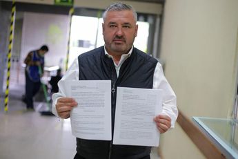 El diputado Javier Caballero en la Oficialía de Partes del Congreso de Nuevo León. | Kevin Recio