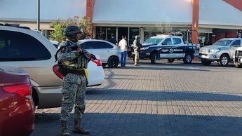 El área fue acordonada por elementos de seguridad para iniciar con las investigaciones. | Usi Toledo