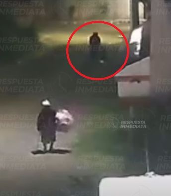 El hombre marcado en el círculo rojo sería quien observó e interceptó a Dominga antes de cometer el crimen / Facebook: Respuesta Inmediata