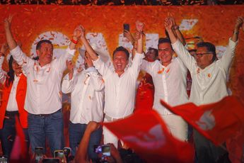 Pablo Lemus celebra en la glorieta de la Minerva / Francisco Carranza